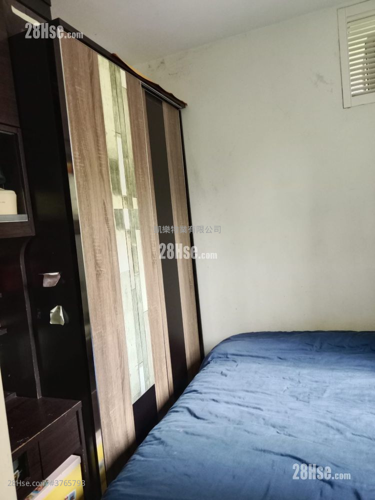 King Tai Court Sell 3 Bedrooms , 1 Bathroom 494 ft² ( 45.9 m² )