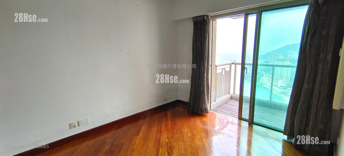 Bellagio Sell 3 Bedrooms , 2 Bathrooms 818 ft² ( 76.0 m² )