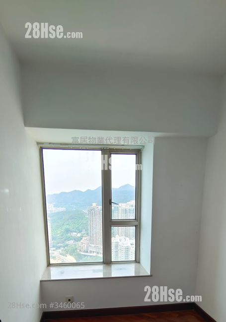 Bellagio Sell 3 Bedrooms , 2 Bathrooms 818 ft² ( 76.0 m² )