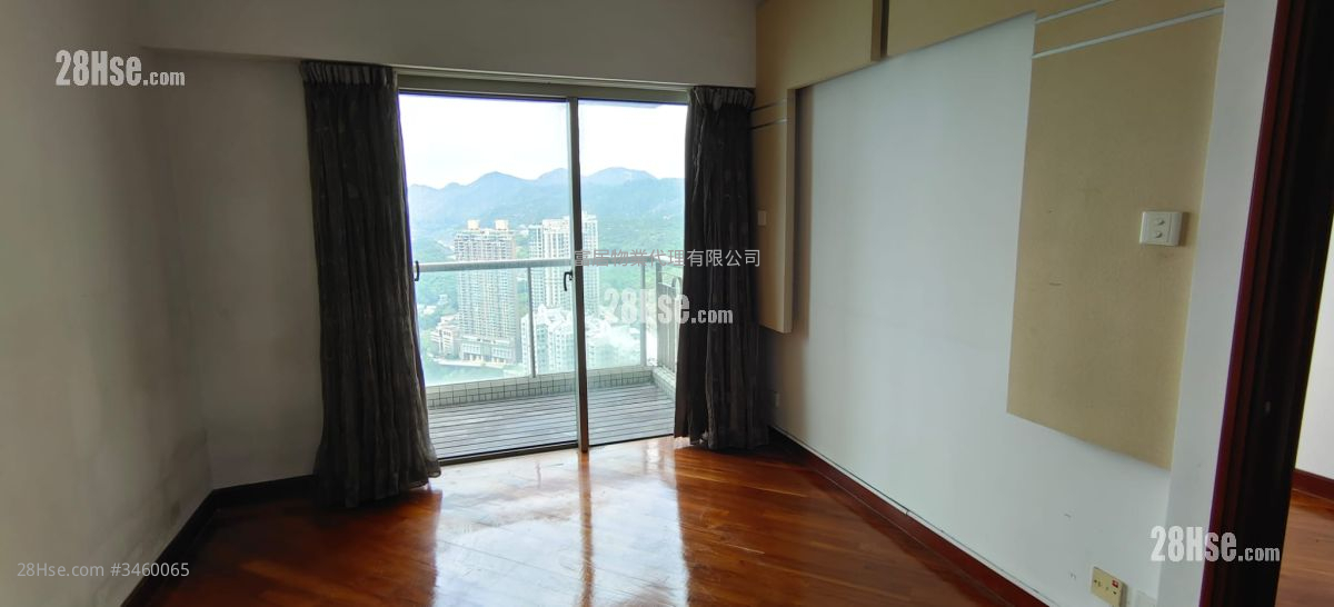Bellagio Sell 3 Bedrooms , 2 Bathrooms 818 ft² ( 76.0 m² )