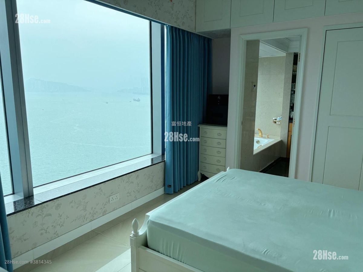 Harbourfront Landmark Sell 3 Bedrooms , 3 Bathrooms 1,580 ft² ( 146.8 m² )