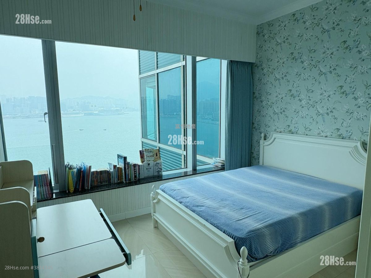 Harbourfront Landmark Sell 3 Bedrooms , 3 Bathrooms 1,580 ft² ( 146.8 m² )