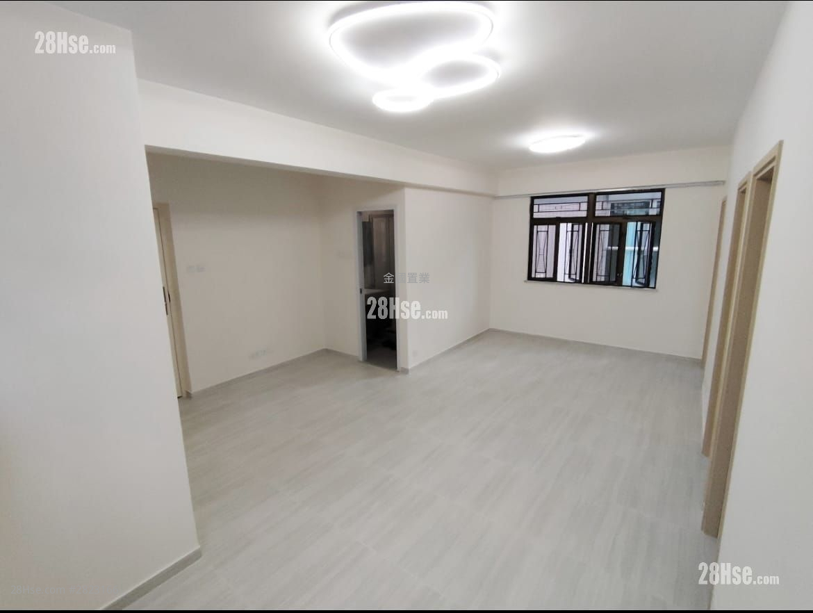 Diamond Court Rental 3 Bedrooms , 1 Bathroom 576 ft² ( 53.5 m² )