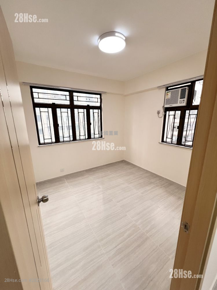 Diamond Court Rental 3 Bedrooms , 1 Bathroom 576 ft² ( 53.5 m² )