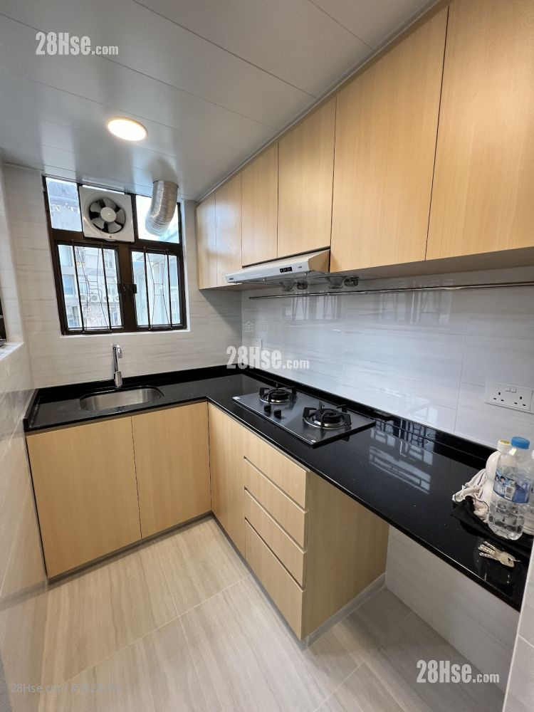 Diamond Court Rental 3 Bedrooms , 1 Bathroom 576 ft² ( 53.5 m² )
