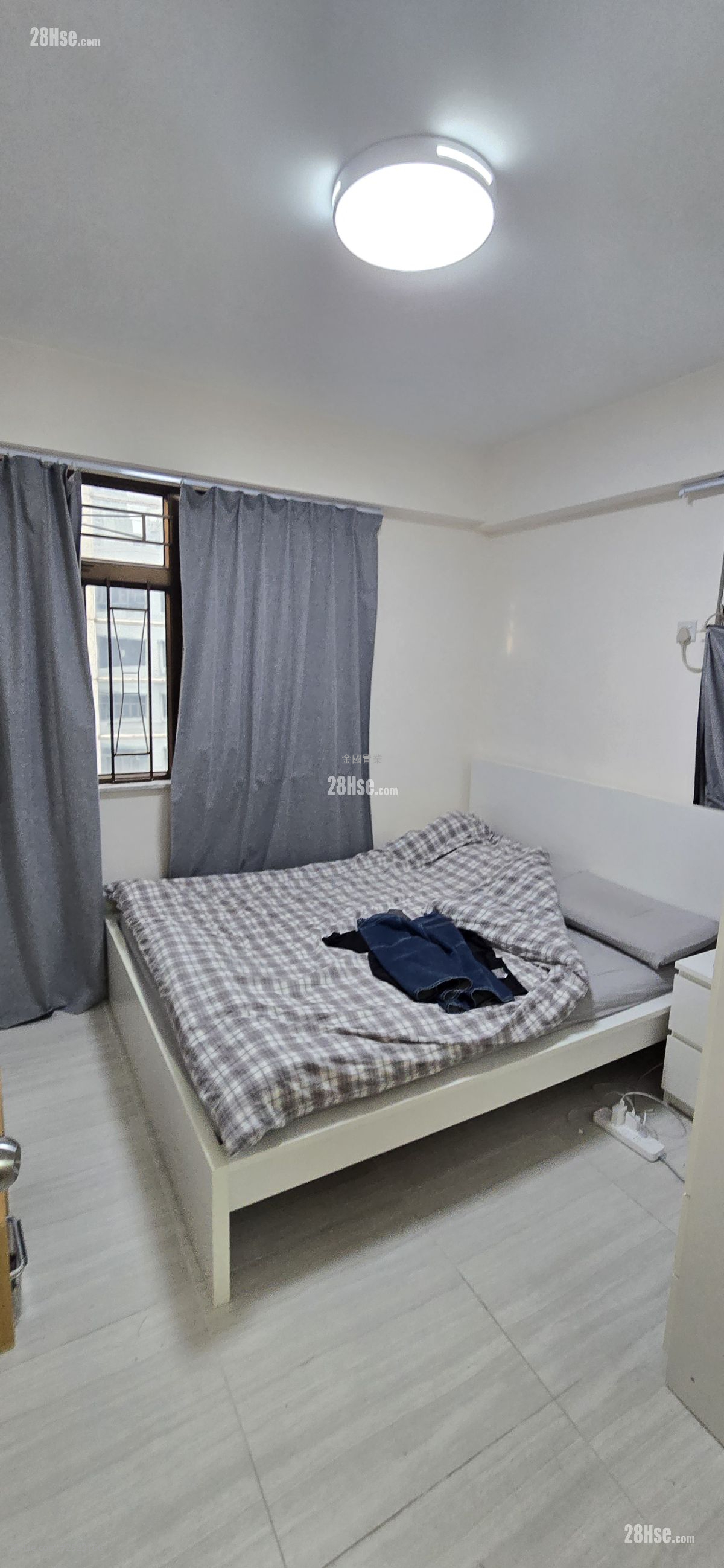 Diamond Court Rental 3 Bedrooms , 1 Bathroom 576 ft² ( 53.5 m² )