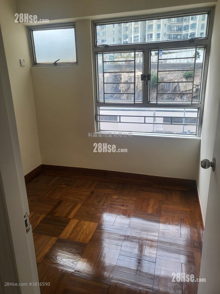 Kornhill Garden Sell 2 Bedrooms , 2 Bathrooms