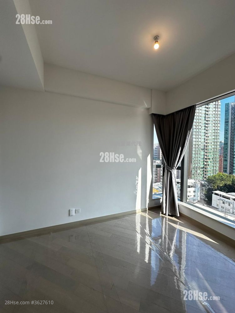 233  Prince Edward Road West Sell 3 Bedrooms , 3 Bathrooms 842 ft² ( 78.2 m² )