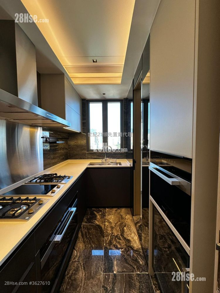 233  Prince Edward Road West Sell 3 Bedrooms , 3 Bathrooms 842 ft² ( 78.2 m² )