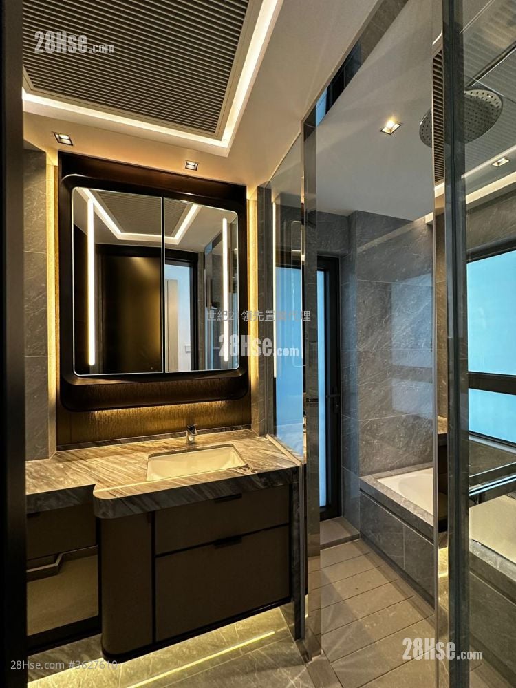 233  Prince Edward Road West Sell 3 Bedrooms , 3 Bathrooms 842 ft² ( 78.2 m² )
