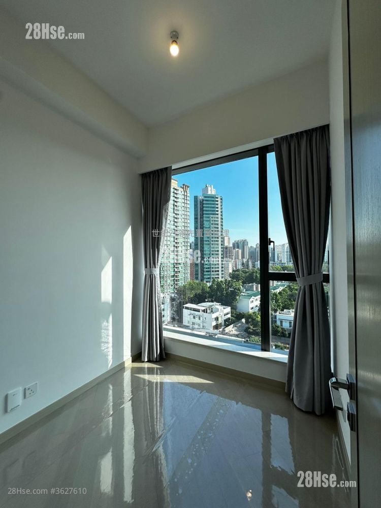 233  Prince Edward Road West Sell 3 Bedrooms , 3 Bathrooms 842 ft² ( 78.2 m² )