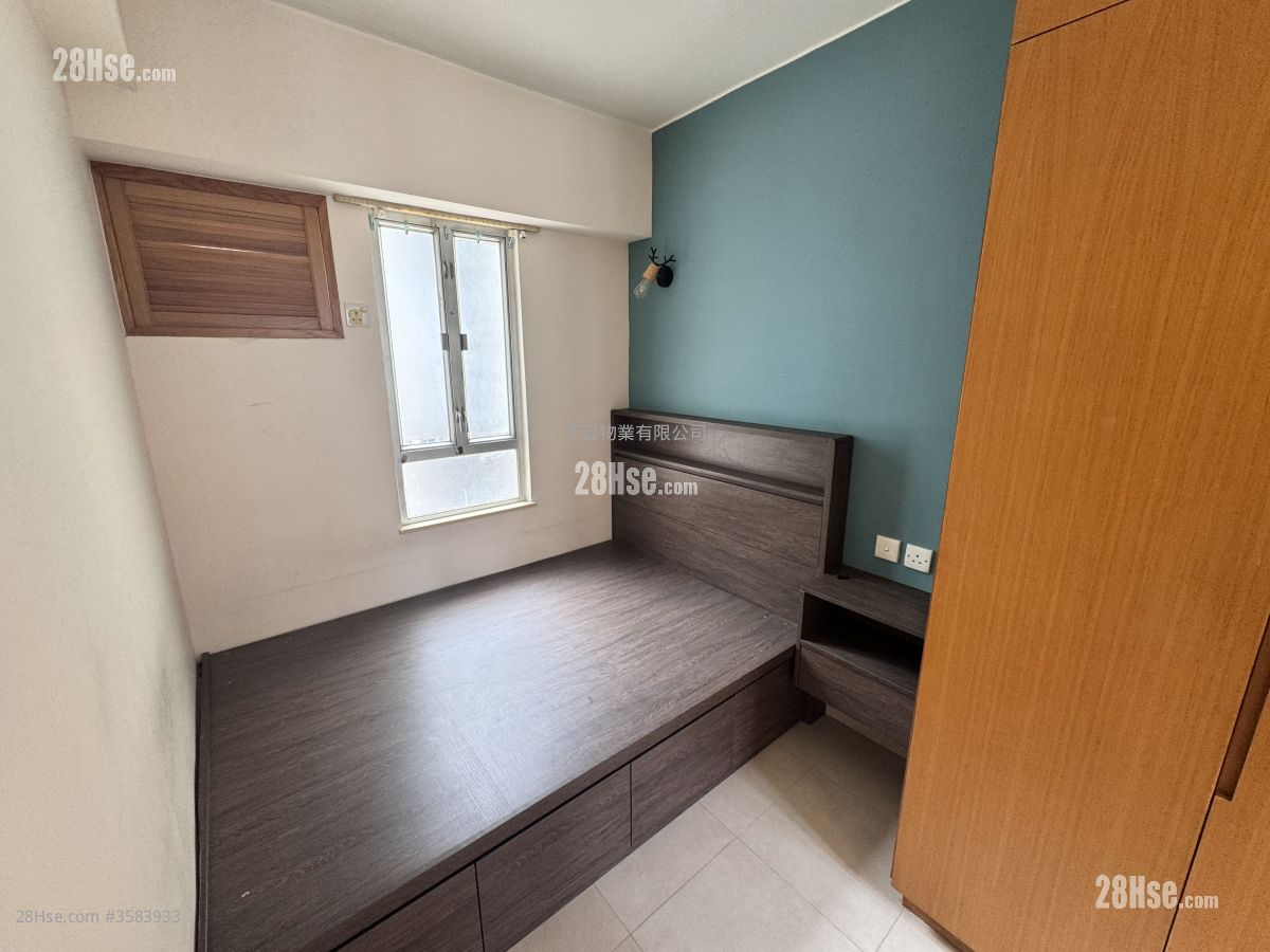 Honour Court Sell 2 Bedrooms , 1 Bathroom 318 ft² ( 29.5 m² )