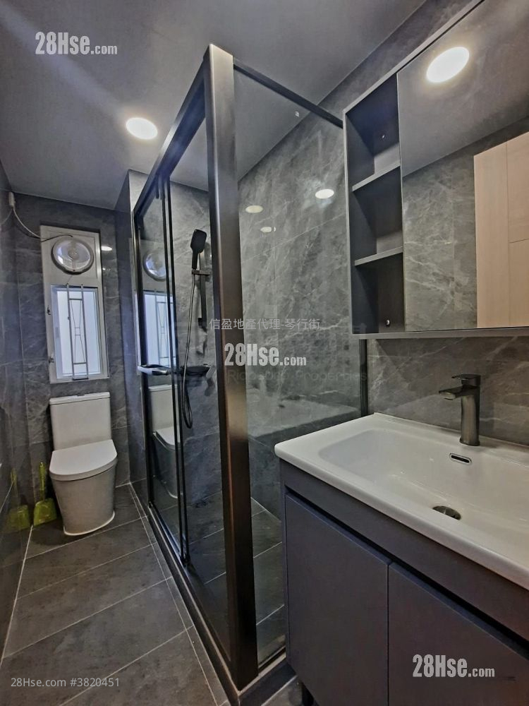 Odeon Building Sell 2 Bedrooms , 1 Bathroom 324 ft² ( 30.1 m² )