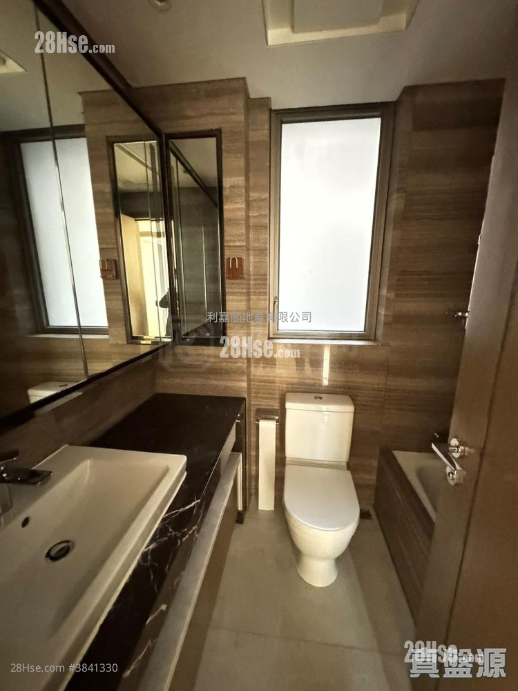 The Austin Sell 3 Bedrooms , 2 Bathrooms 1,002 ft² ( 93.1 m² )