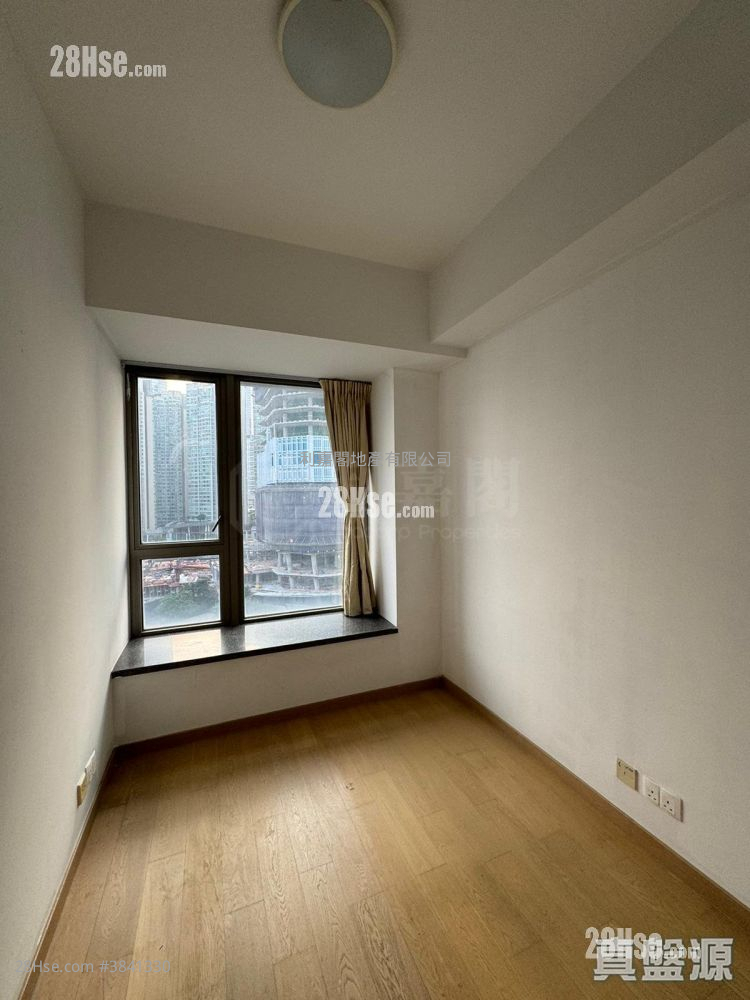 The Austin Sell 3 Bedrooms , 2 Bathrooms 1,002 ft² ( 93.1 m² )