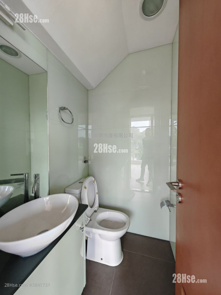 L'utopie Rental 4 Bedrooms , 2 Bathrooms 1,533 ft² ( 142.4 m² )