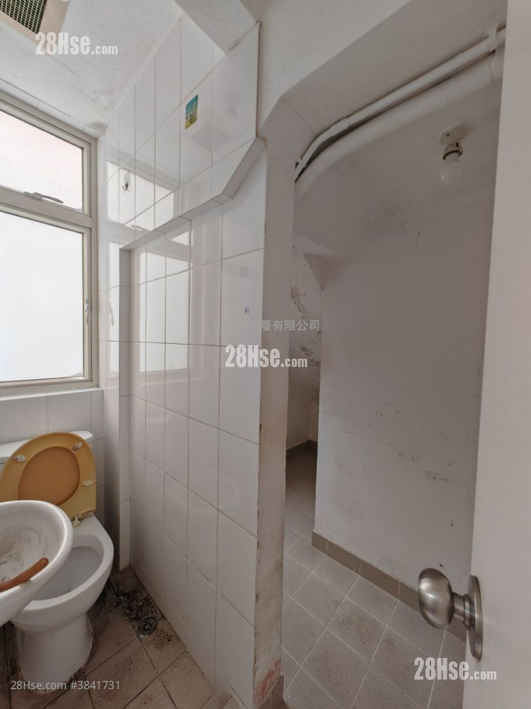 L'utopie Rental 4 Bedrooms , 2 Bathrooms 1,533 ft² ( 142.4 m² )