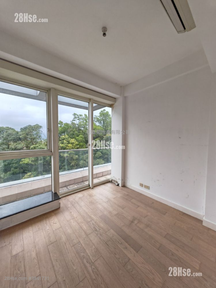 L'utopie Rental 4 Bedrooms , 2 Bathrooms 1,533 ft² ( 142.4 m² )