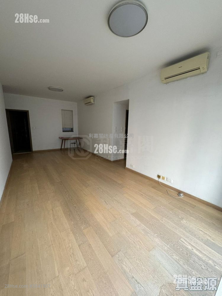 The Austin Sell 3 Bedrooms , 2 Bathrooms 1,002 ft² ( 93.1 m² )