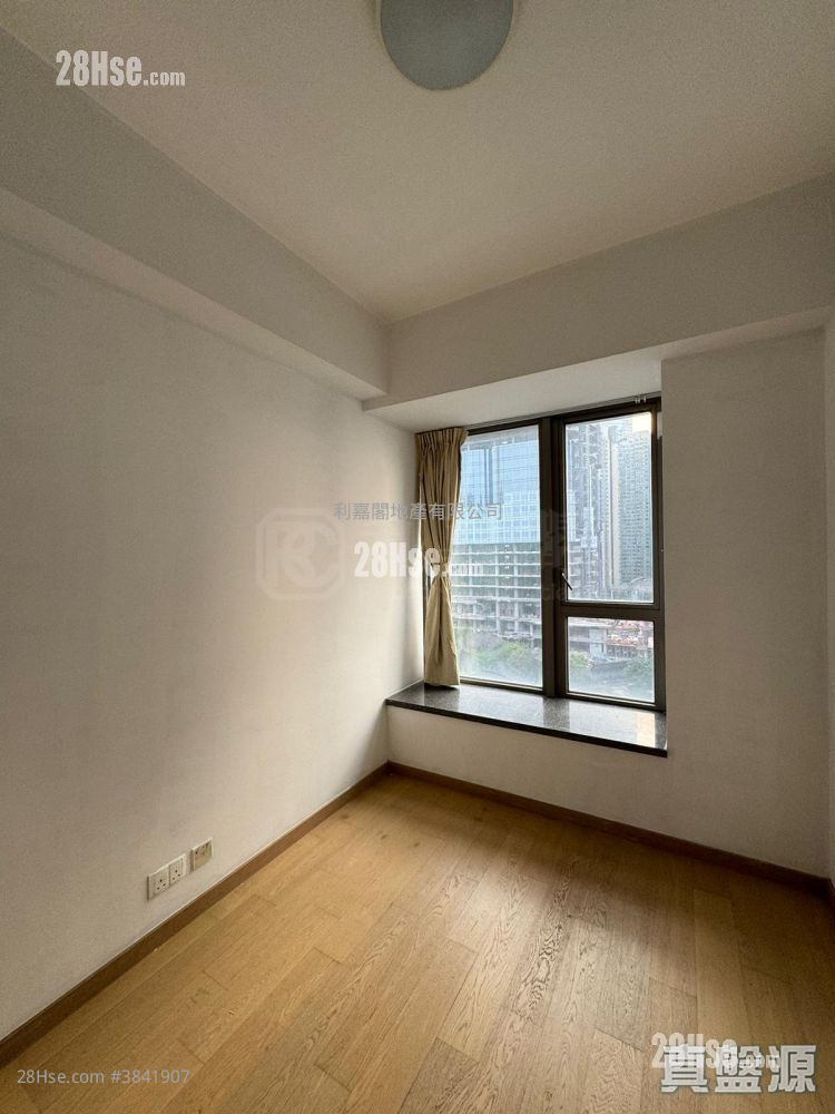 The Austin Sell 3 Bedrooms , 2 Bathrooms 1,002 ft² ( 93.1 m² )