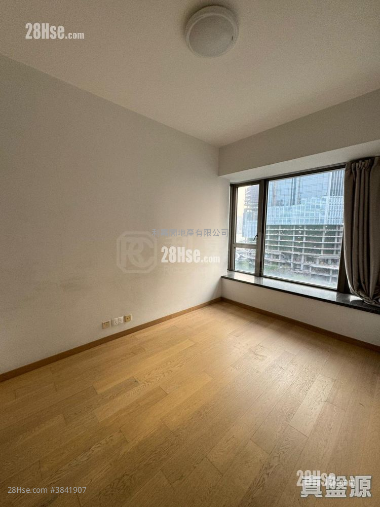 The Austin Sell 3 Bedrooms , 2 Bathrooms 1,002 ft² ( 93.1 m² )