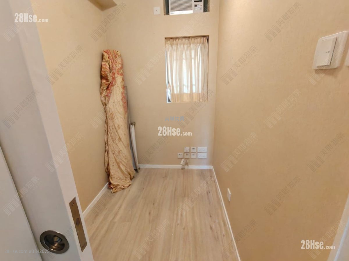Residence Oasis Rental 2 Bedrooms , 1 Bathroom 566 ft² ( 52.6 m² )