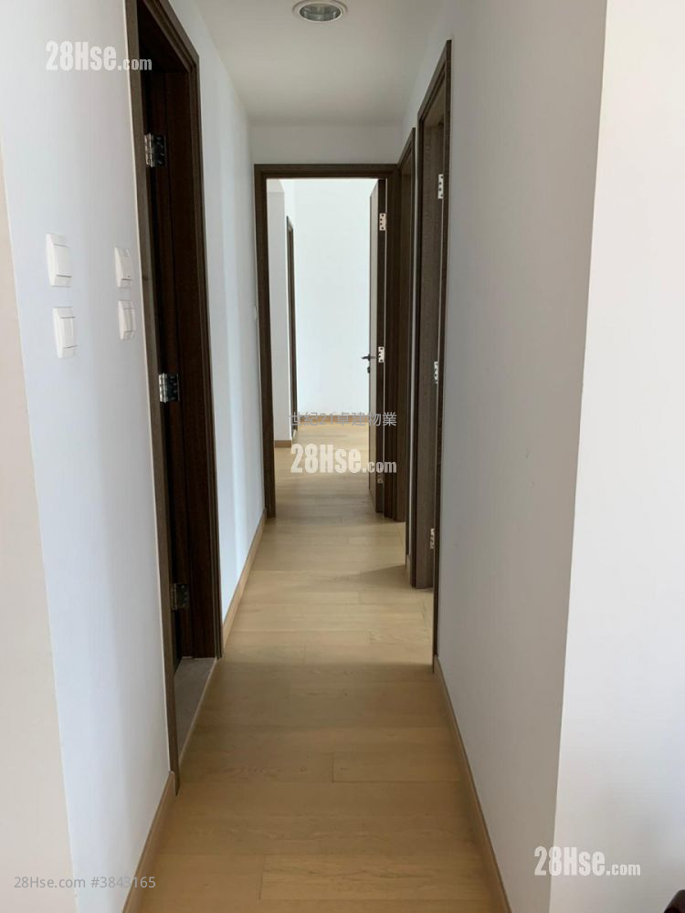 The Austin Sell 3 Bedrooms , 2 Bathrooms 1,002 ft² ( 93.1 m² )