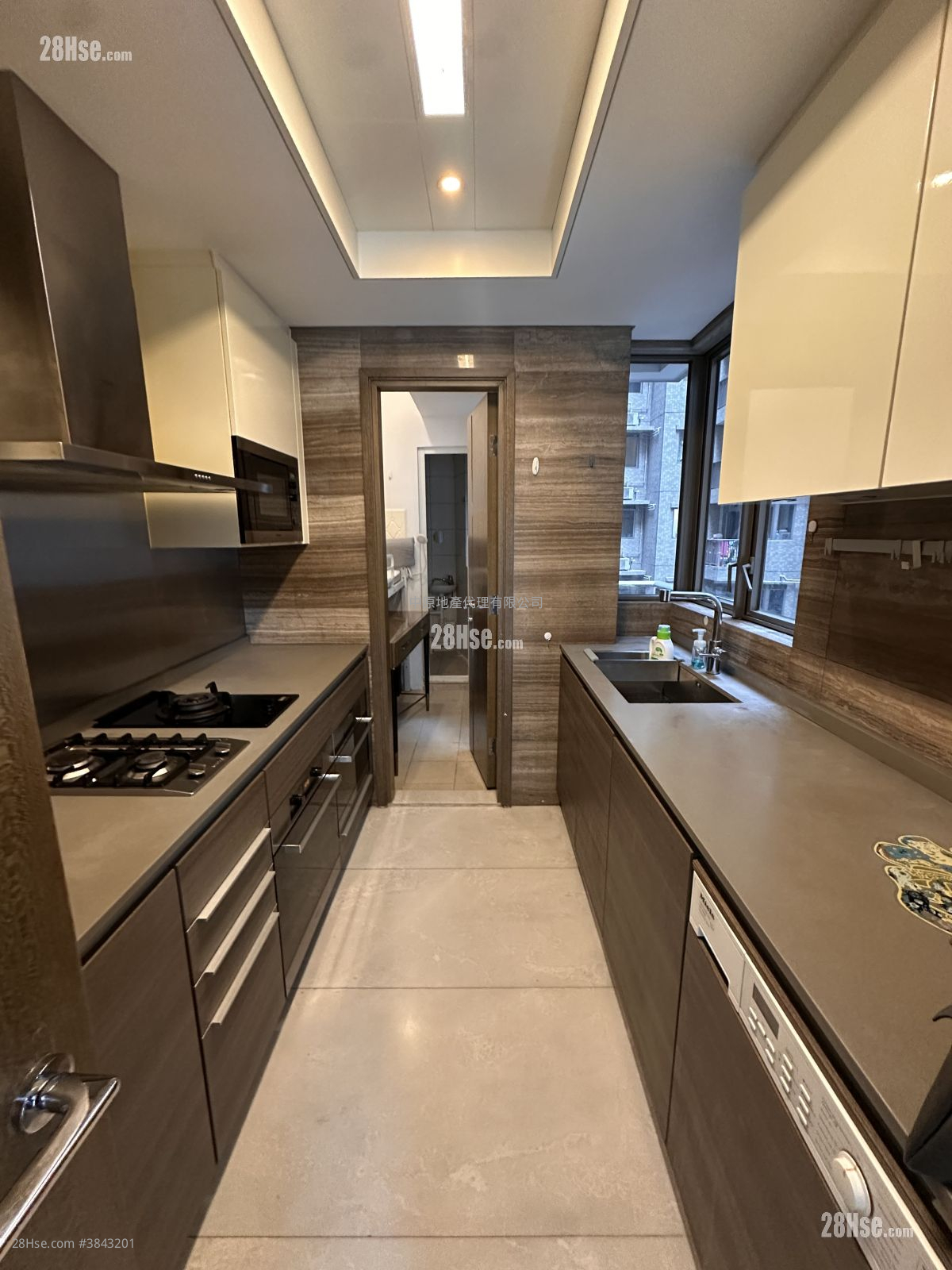 The Austin Sell 3 Bedrooms , 3 Bathrooms 1,002 ft² ( 93.1 m² )