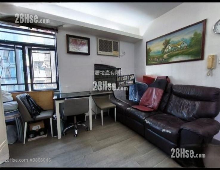 Charming Garden Sell 3 Bedrooms , 1 Bathroom 456 ft² ( 42.4 m² )