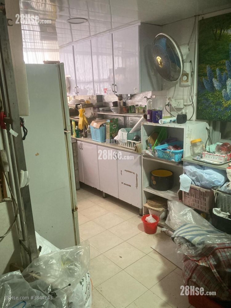 Siu Wah Building Sell 1 Bedroom , 1 Bathroom 271 ft² ( 25.2 m² )