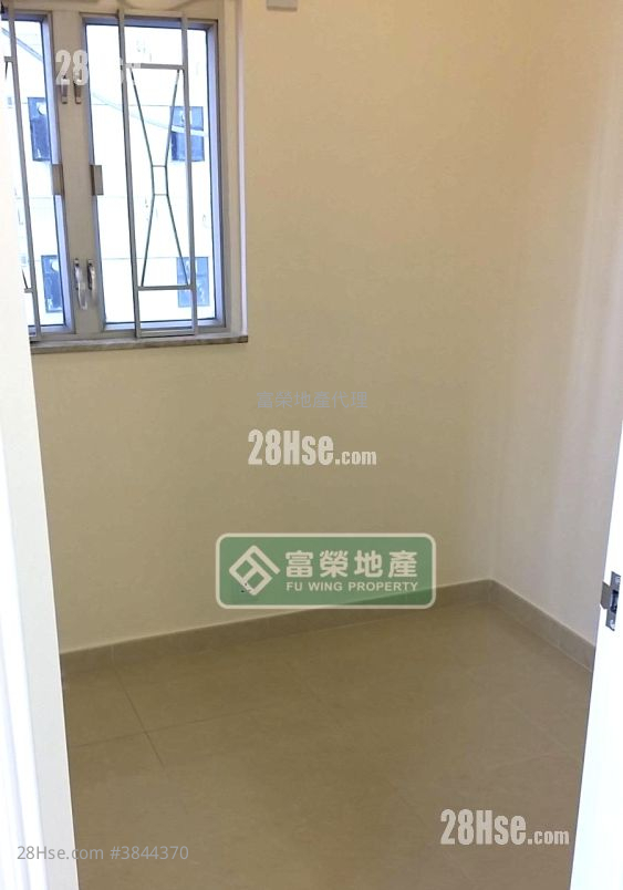Kam Fai Building Sell 2 Bedrooms 302 ft² ( 28.1 m² )
