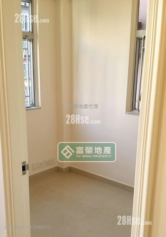 Kam Fai Building Sell 2 Bedrooms 302 ft² ( 28.1 m² )