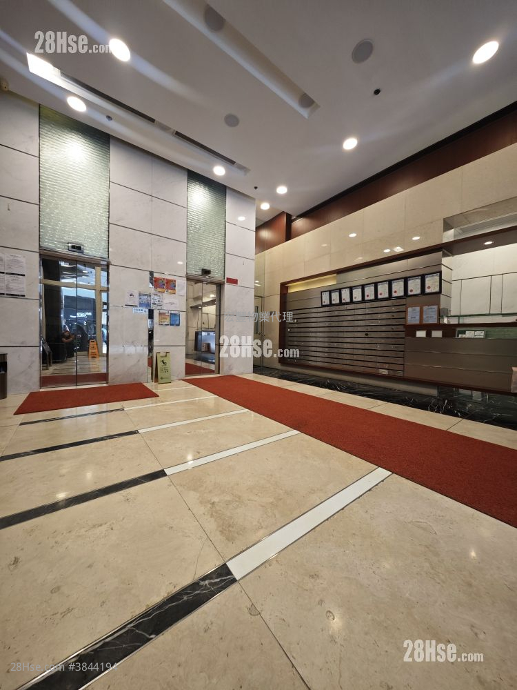 Ivy On Belcher's Sell 3 Bedrooms , 1 Bathroom 535 ft² ( 49.7 m² )
