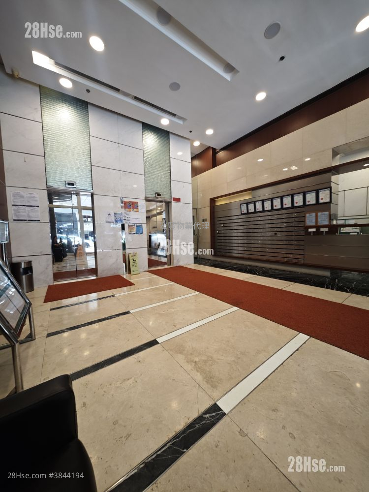 Ivy On Belcher's Sell 3 Bedrooms , 1 Bathroom 535 ft² ( 49.7 m² )