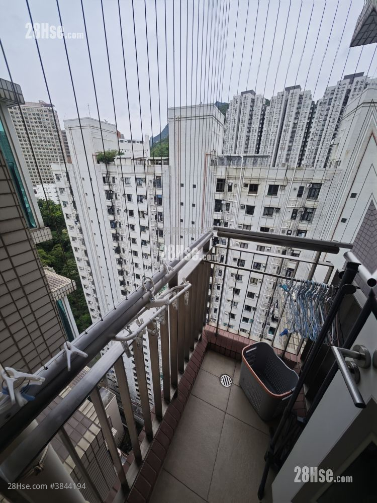 Ivy On Belcher's Sell 3 Bedrooms , 1 Bathroom 535 ft² ( 49.7 m² )