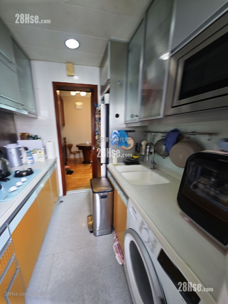 Ivy On Belcher's Sell 3 Bedrooms , 1 Bathroom 535 ft² ( 49.7 m² )
