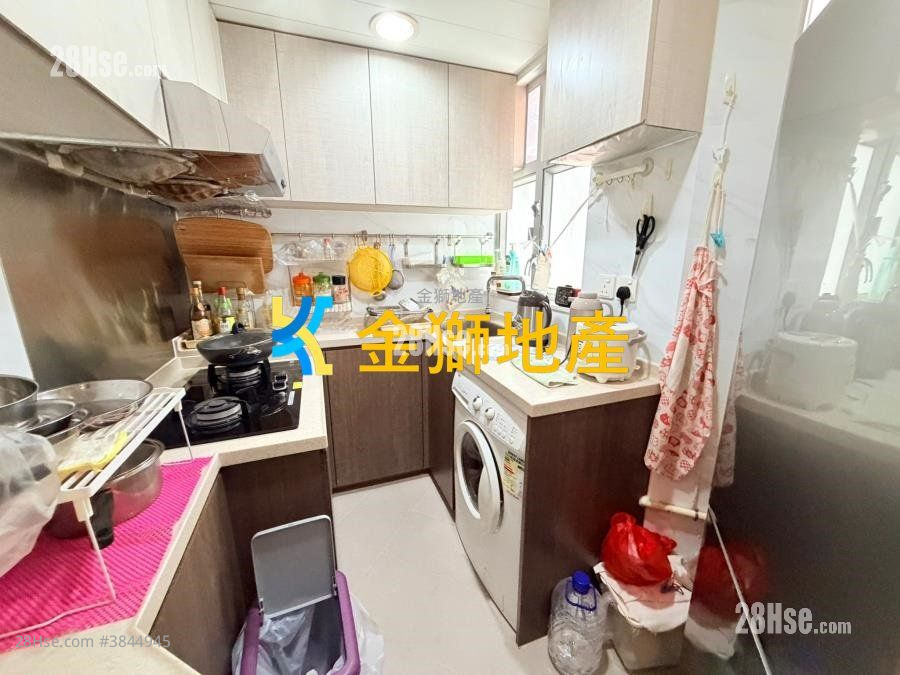 King Tin Court Sell 2 Bedrooms , 1 Bathroom 431 ft² ( 40.0 m² )