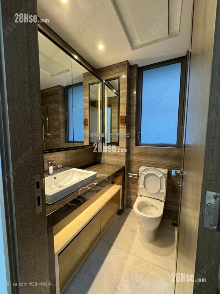 The Austin Sell 3 Bedrooms , 2 Bathrooms 1,002 ft² ( 93.1 m² )