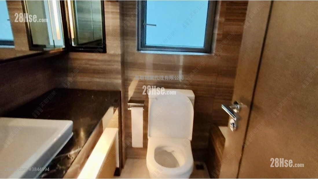 The Austin Sell 3 Bedrooms , 2 Bathrooms 1,002 ft² ( 93.1 m² )