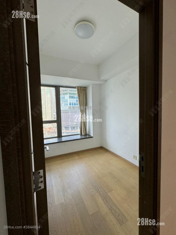The Austin Sell 3 Bedrooms , 2 Bathrooms 1,002 ft² ( 93.1 m² )
