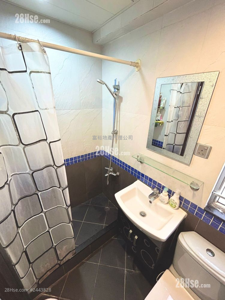 Tsuen Kam Centre Rental 2 Bedrooms , 1 Bathroom 369 ft² ( 34.3 m² )