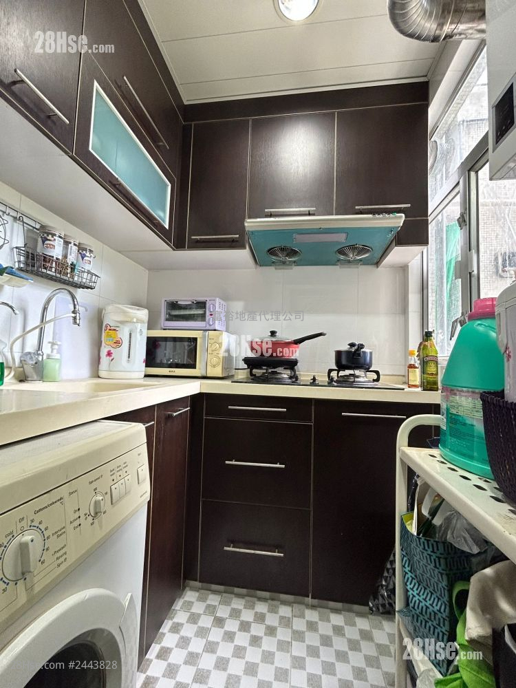 Tsuen Kam Centre Rental 2 Bedrooms , 1 Bathroom 369 ft² ( 34.3 m² )