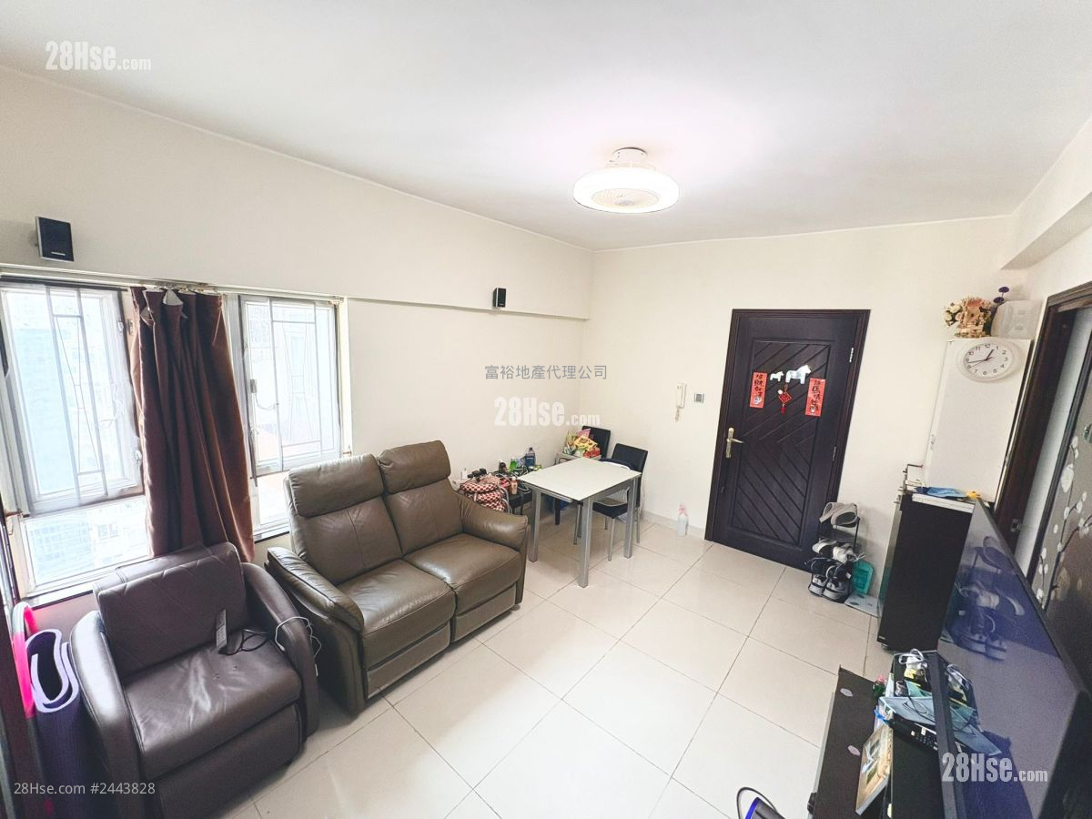 Tsuen Kam Centre Rental 2 Bedrooms , 1 Bathroom 369 ft² ( 34.3 m² )