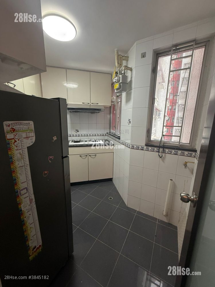King Tin Court Sell 2 Bedrooms , 1 Bathroom 431 ft² ( 40.0 m² )
