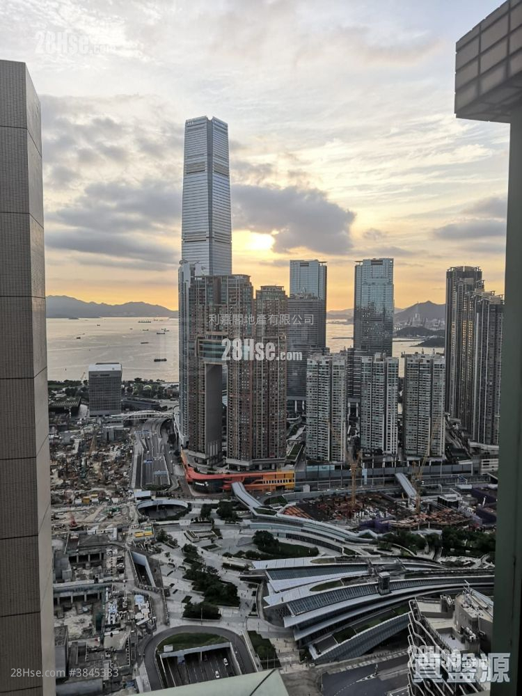 The Victoria Towers Rental 2 Bedrooms , 1 Bathroom 552 ft² ( 51.3 m² )