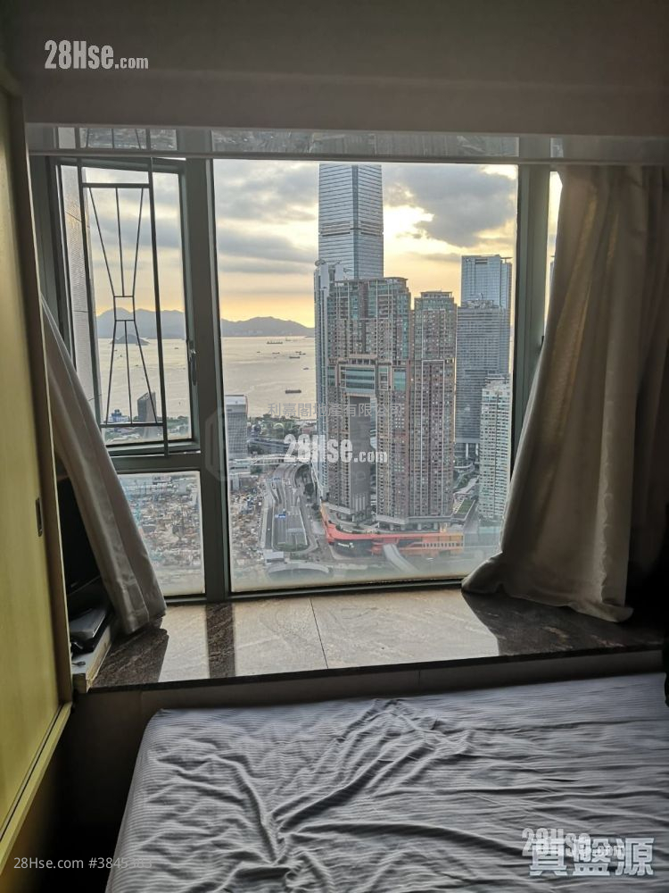 The Victoria Towers Rental 2 Bedrooms , 1 Bathroom 552 ft² ( 51.3 m² )