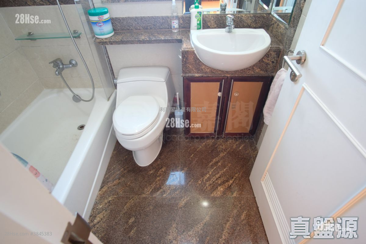 The Victoria Towers Rental 2 Bedrooms , 1 Bathroom 552 ft² ( 51.3 m² )