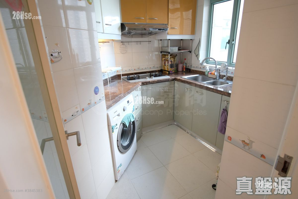 The Victoria Towers Rental 2 Bedrooms , 1 Bathroom 552 ft² ( 51.3 m² )