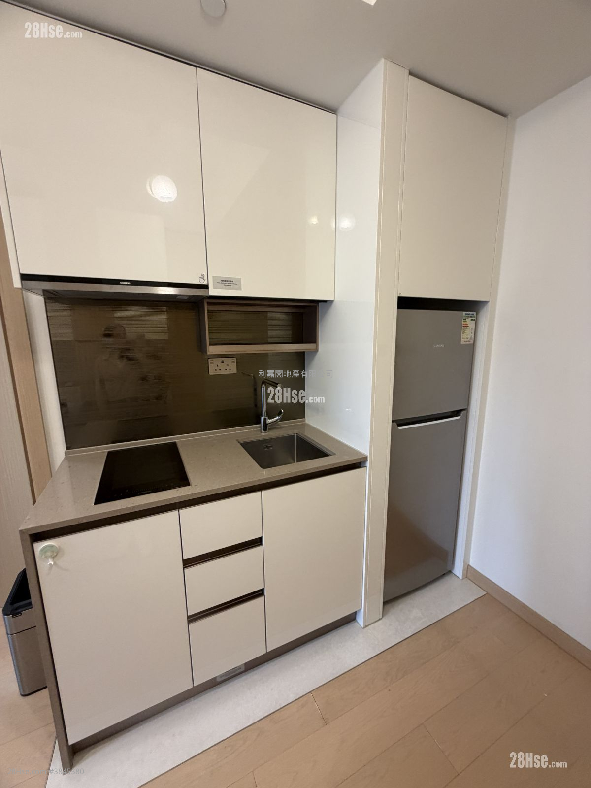 K. Summit Rental 1 Bedroom , 1 Bathroom 331 ft² ( 30.8 m² )