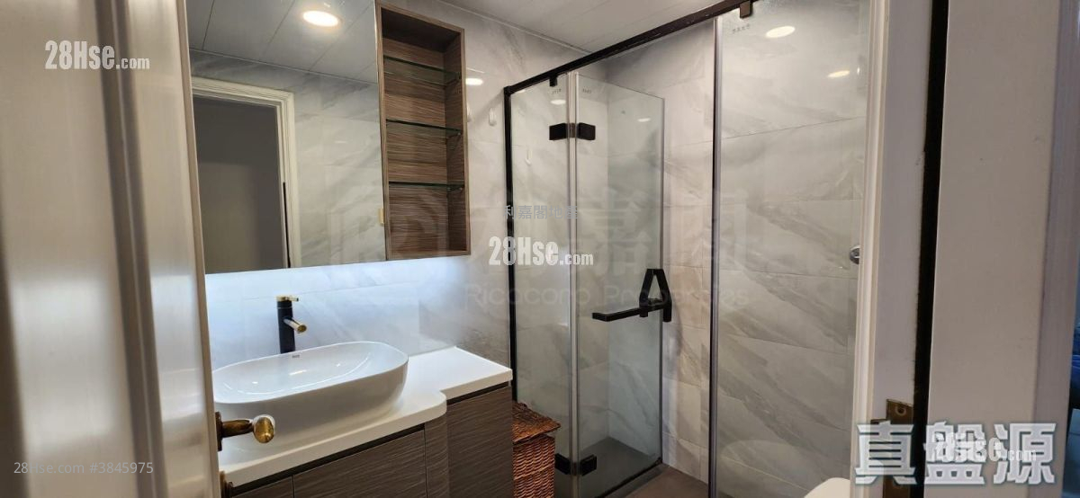 Sky Tower Sell 2 Bedrooms 521 ft² ( 48.4 m² )